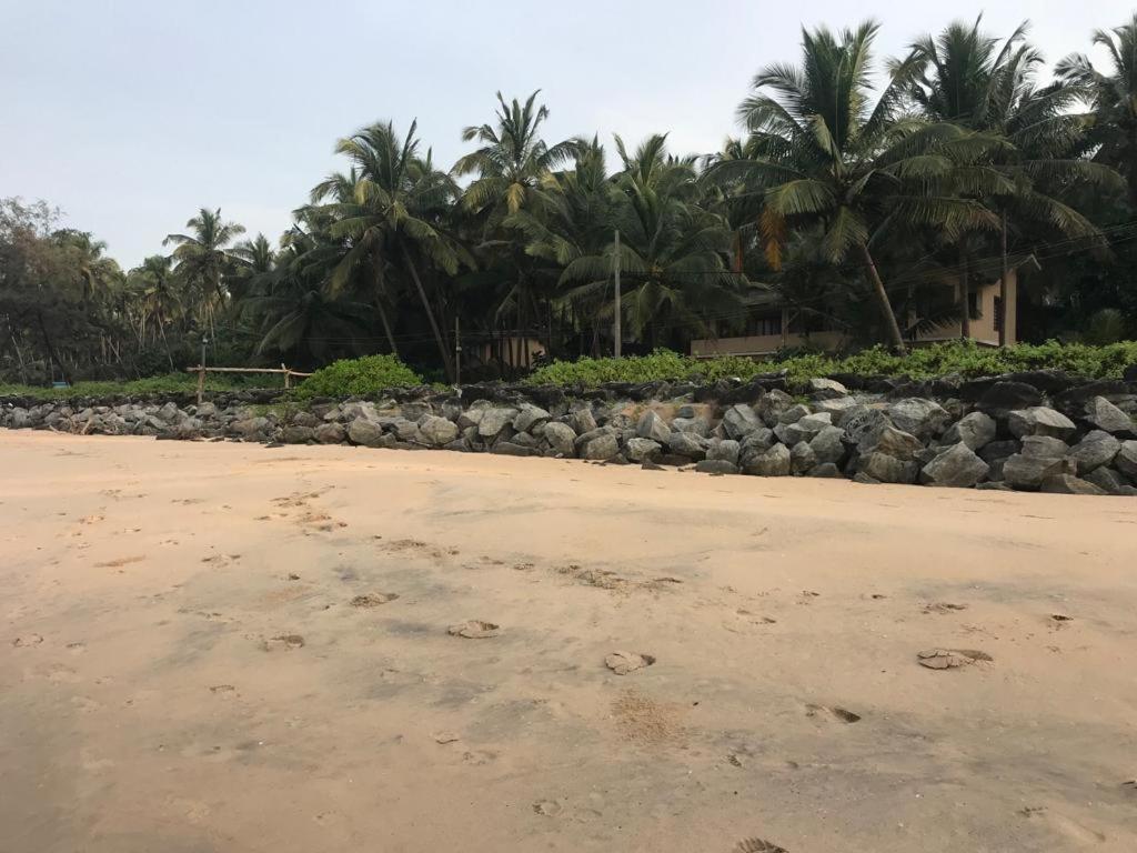 Kizhunna Rock Beach House Kannur Exterior foto